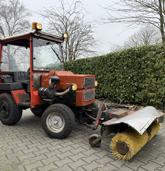 Hako 3800D Hydrostaat met hydraulische veegbezem