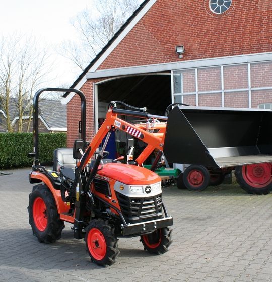 Hinomoto HM3020 met voorlader