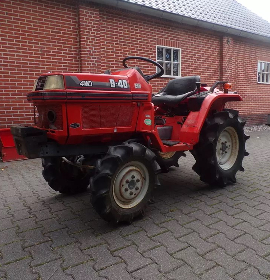Kubota B-40
