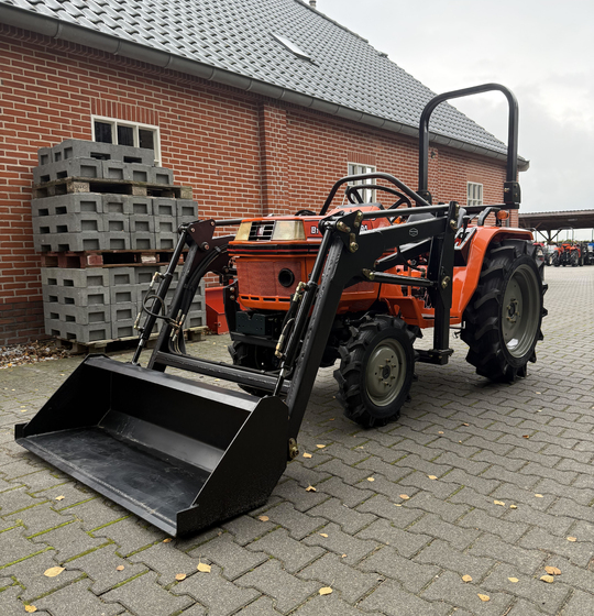 Kubota B1-17 met voorlader