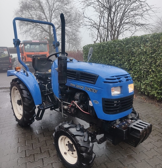 Lenar Tractor 204