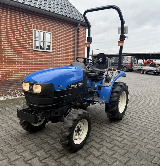 New Holland TC18D