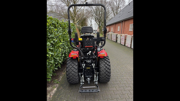 Captain D263 H met voorlader al af €220 per maand.