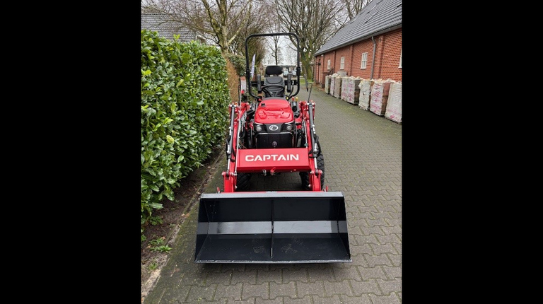 Captain D263 H met voorlader al af €220 per maand.