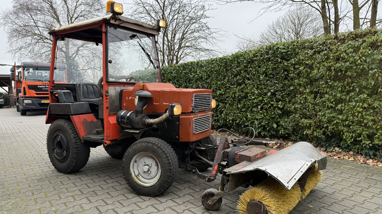 Hako 3800D Hydrostaat met hydraulische veegbezem