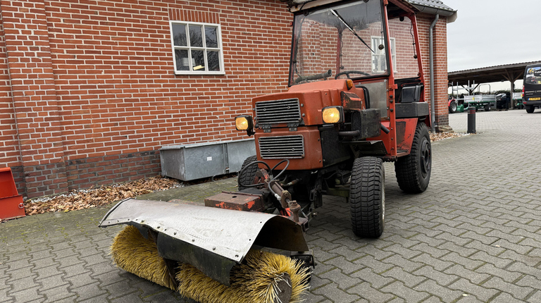 Hako 3800D Hydrostaat met hydraulische veegbezem