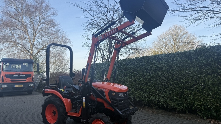 Hinomoto HM3020 met voorlader