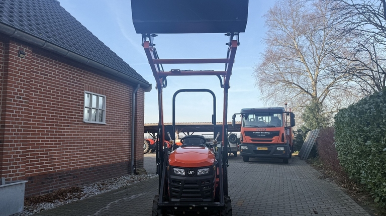 Hinomoto HM3020 met voorlader