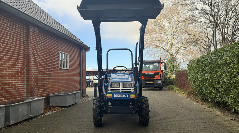 Iseki TU200 met voorlader al vanaf €125,- per maand.