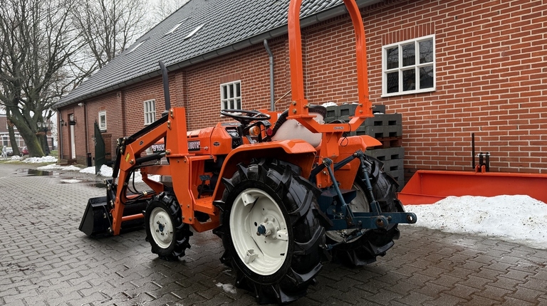Kubota B1502DT met voorlader