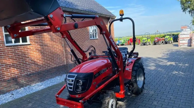 Fieldtrac 918, met voorlader al vanaf € 191,- p/maand.