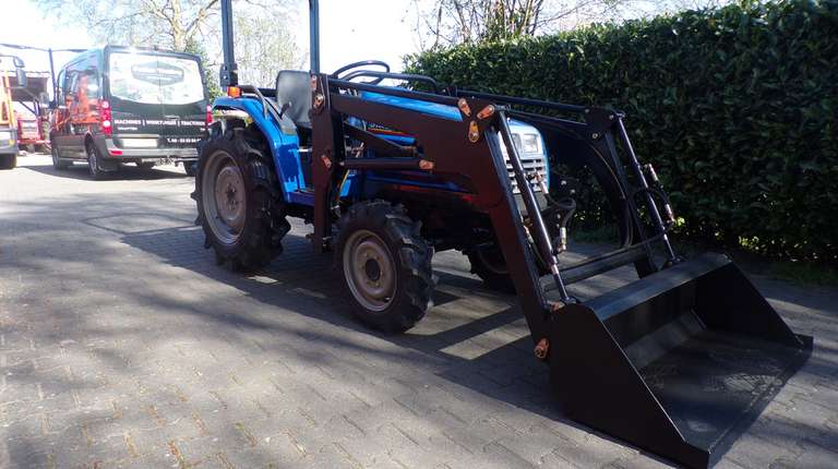 Iseki Sial 21 met voorlader en stuurbekrachtiging