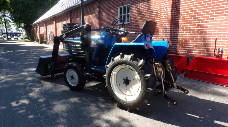 Iseki TU1500 met voorlader