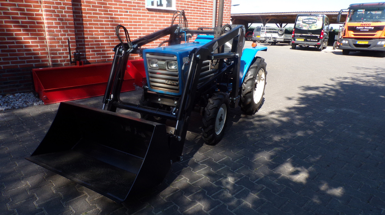 Iseki TU1500 met voorlader