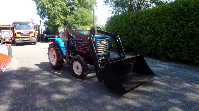 Iseki TU1500 met voorlader