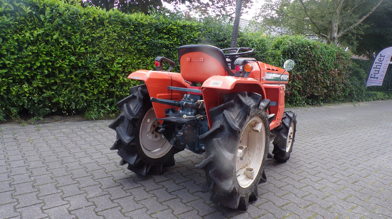 Kubota B1502