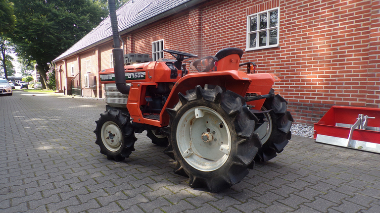 Kubota B1502