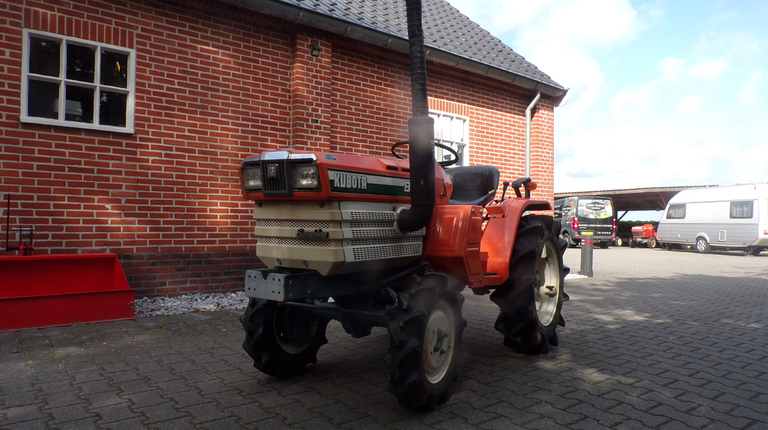 Kubota B1502