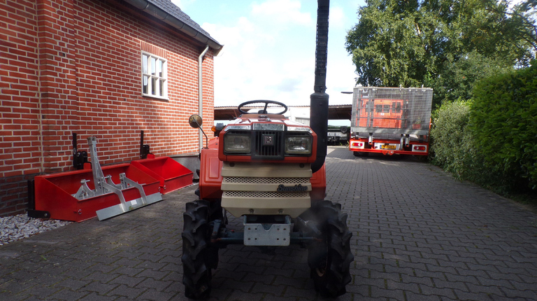 Kubota B1502