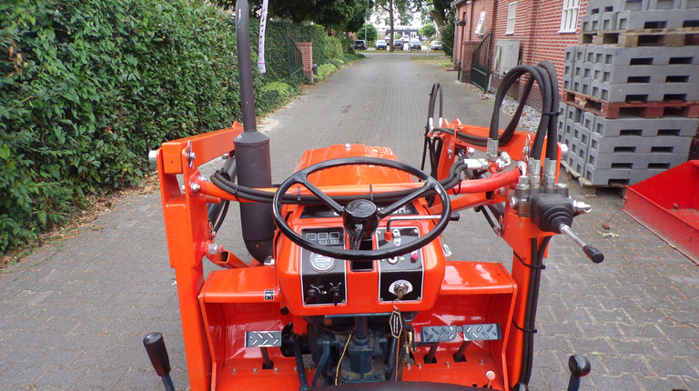 Kubota B1502DT met voorlader al vanaf €90,- per maand.
