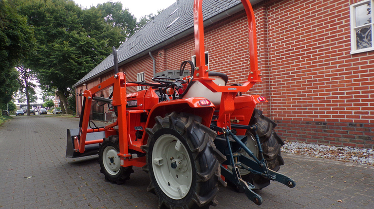 Kubota B1502DT met voorlader al vanaf €90,- per maand.