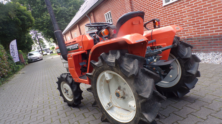 Kubota B1502