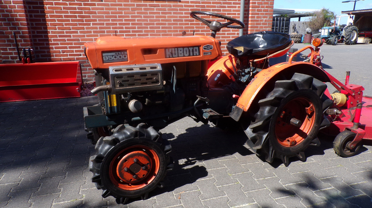 Kubota B5000