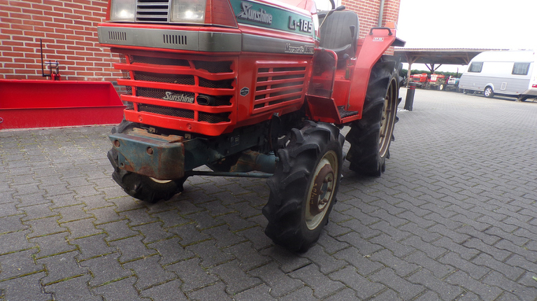 Kubota L1-185