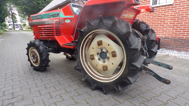 Kubota L1-185