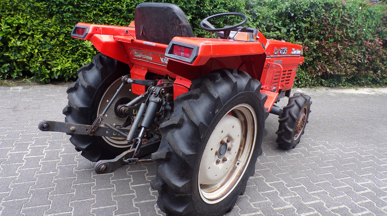Kubota L1-235