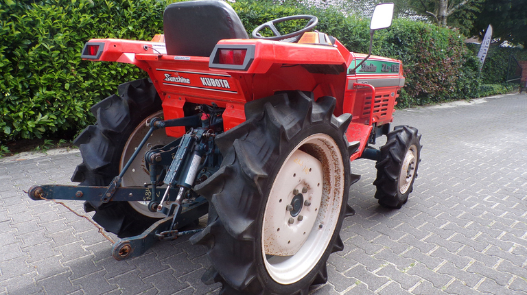 Kubota ZL1-185