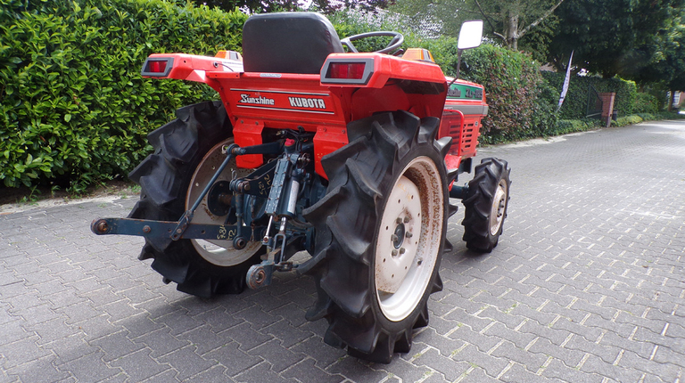 Kubota ZL1-185