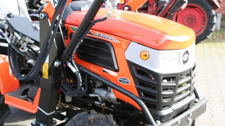 Hinomoto HM3020 met voorlader