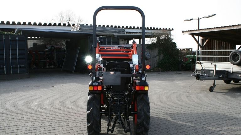 Hinomoto HM3020 met voorlader