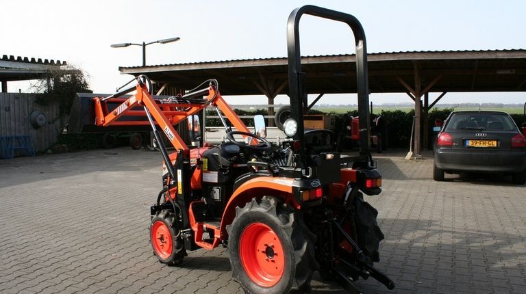 Hinomoto HM3020 met voorlader
