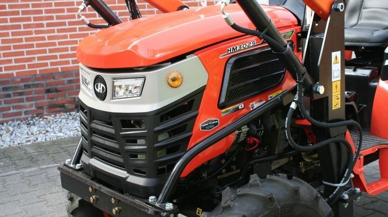 Hinomoto HM3025 met voorlader