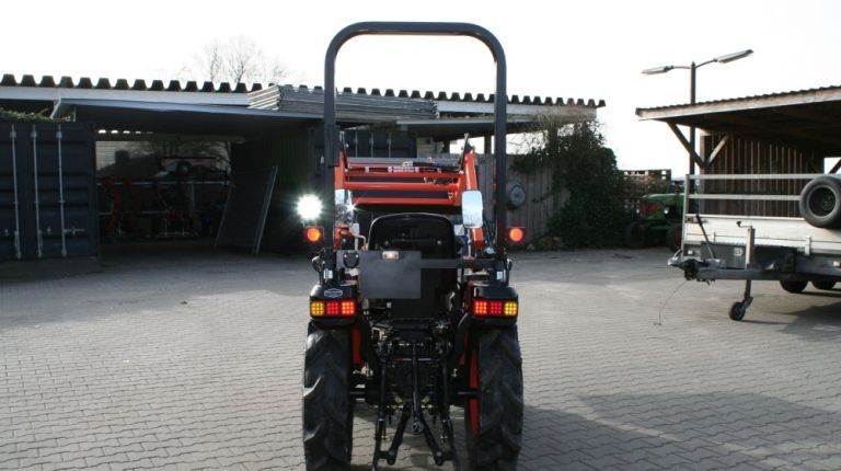 Hinomoto HM3020 met voorlader