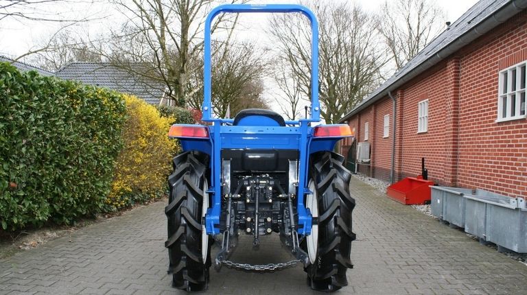 Iseki Geas 23 met voorlader af €95,-p/m