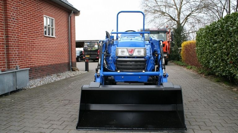 Iseki Geas 23 met voorlader af €95,-p/m