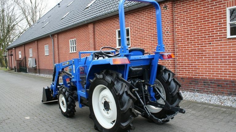 Iseki Geas 23 met voorlader af €95,-p/m