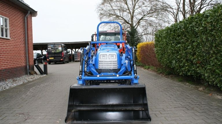 Iseki Sial 5 met voorlader af €95,-p/m