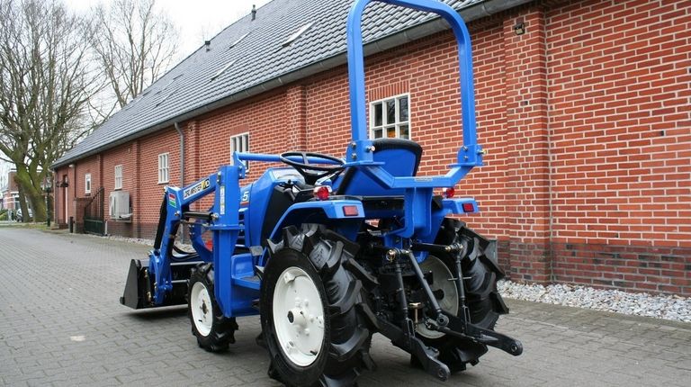 Iseki Sial 5 met voorlader af €95,-p/m