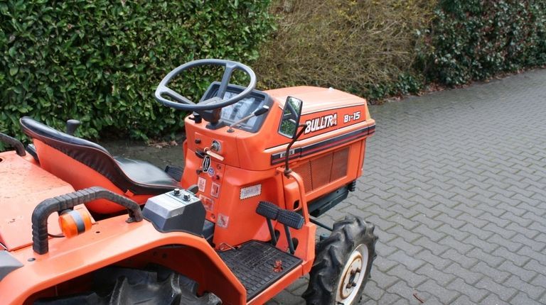 Kubota B1-15