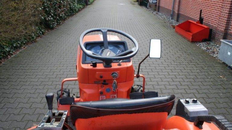 Kubota B1-15