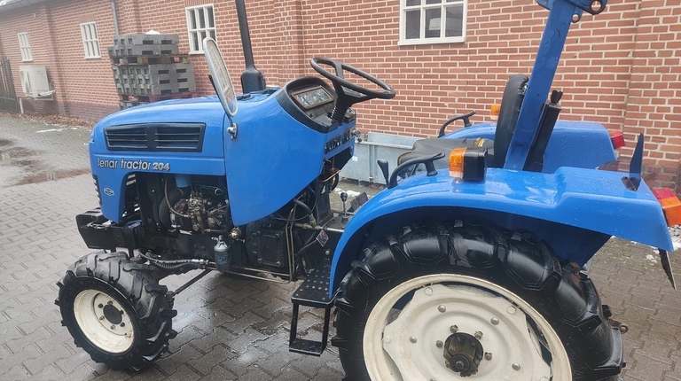 Lenar Tractor 204