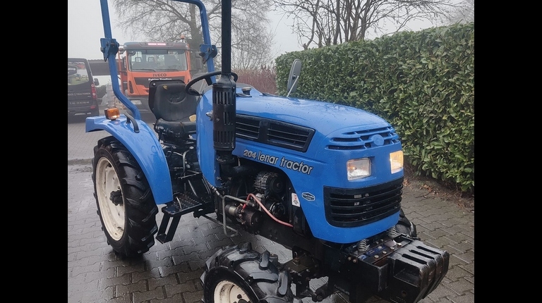 Lenar Tractor 204
