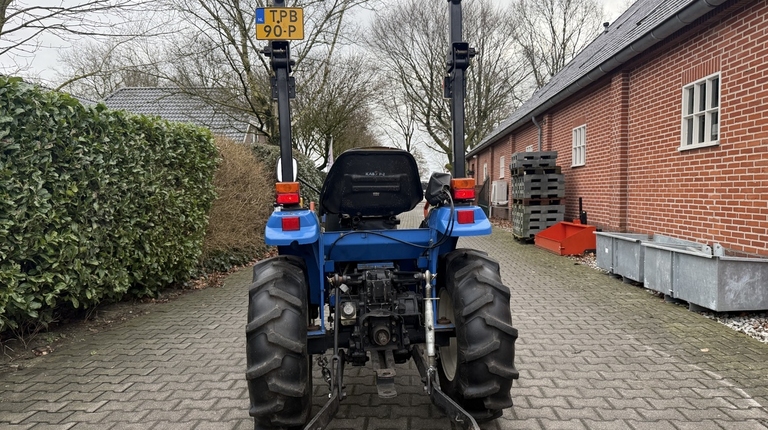 New Holland TC18D