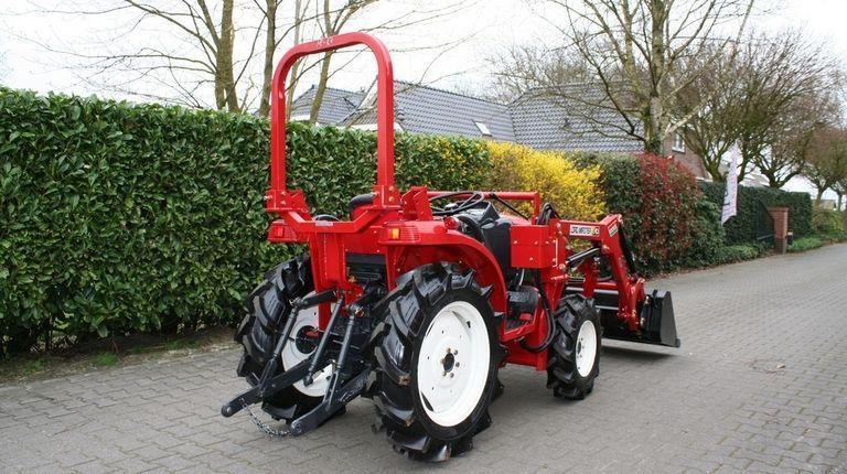 Yanmar AF-17 met voorlader af €95,-p/m