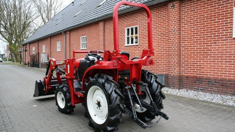 Yanmar AF-17 met voorlader af €95,-p/m